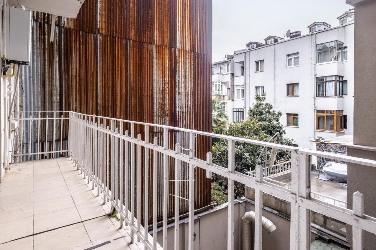 Centrally Located Apartment With Balcony In Sisli Istambul Exterior foto